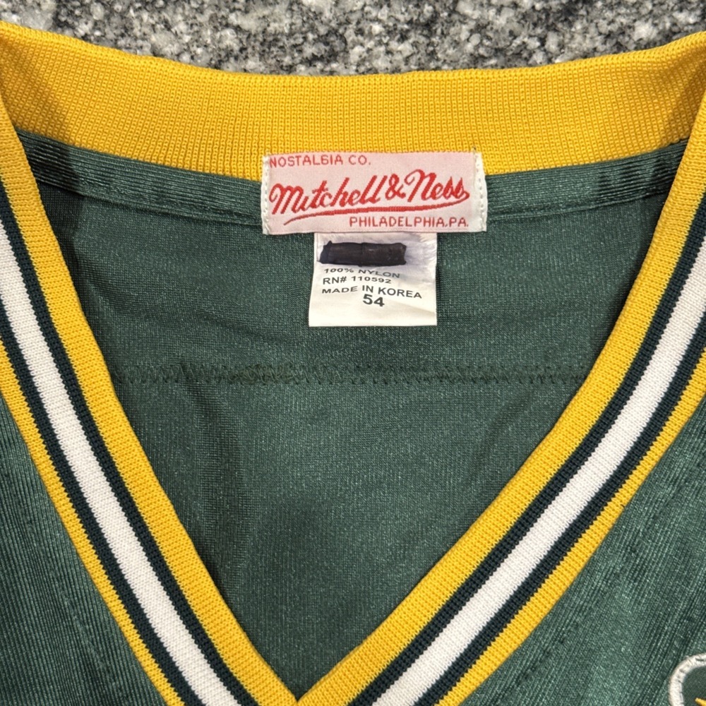 Mitchell & Ness Green Bay Packers Brett Favre #4 Throwback 1993 Jersey Size 54 - Picture 6 of 9